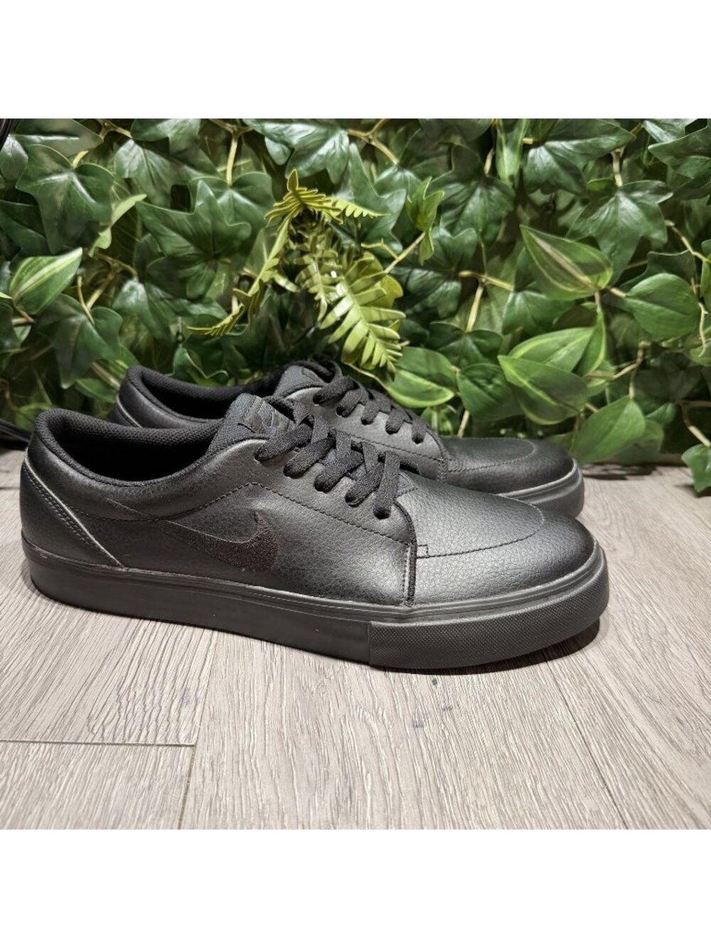Nike SB Satire Low Black Leather Skate Shoes Men’s Size 9.5